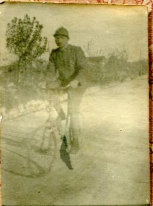 SCAN-FP-Alb-p-018-004-(in bicicletta-1916-ott-11